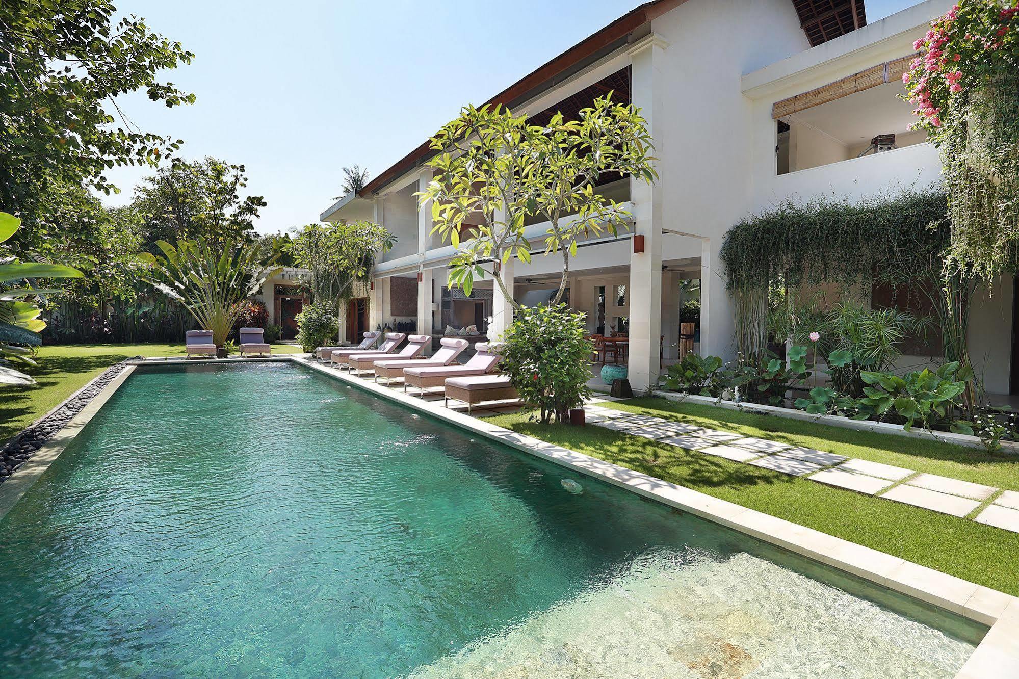 Villa Bali Asri Batubelig Seminyak  Ngoại thất bức ảnh