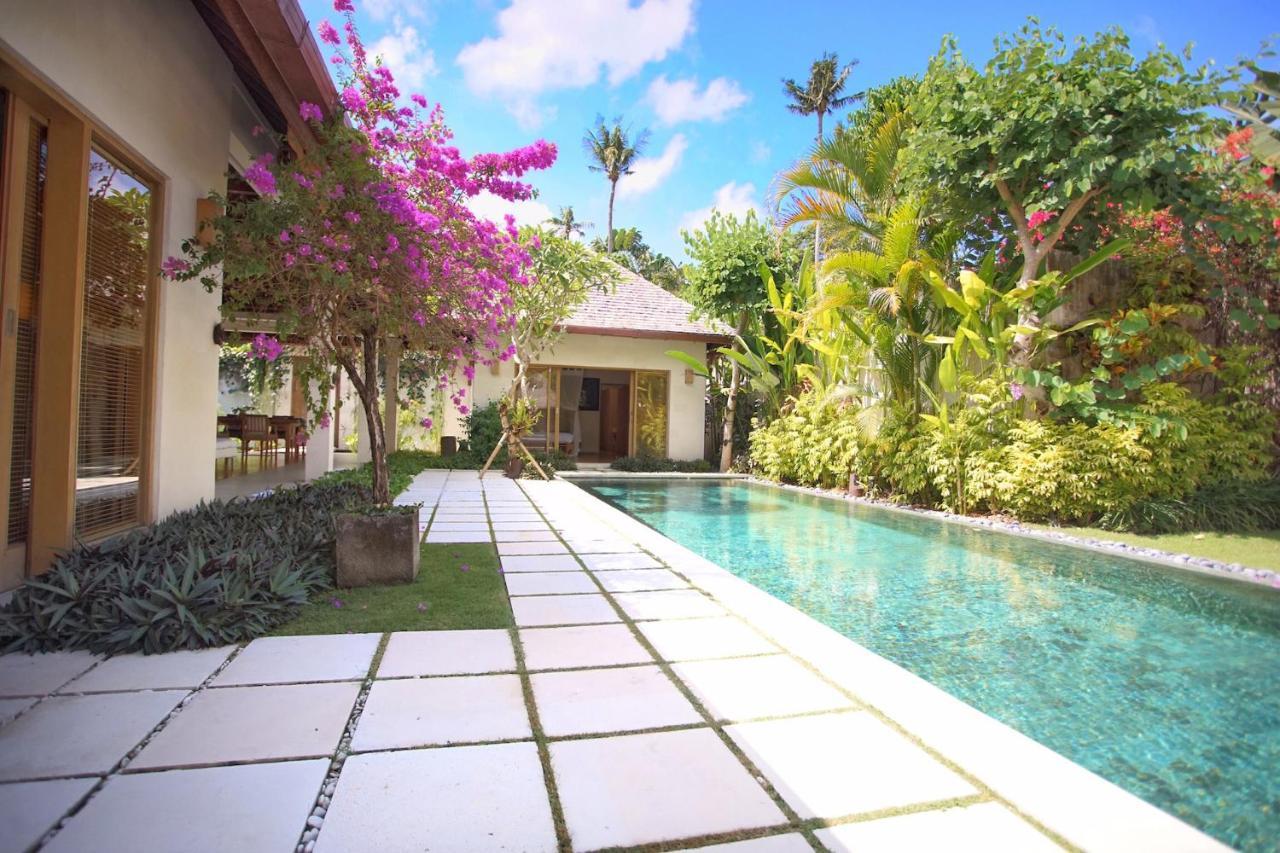 Villa Bali Asri Batubelig Seminyak  Ngoại thất bức ảnh